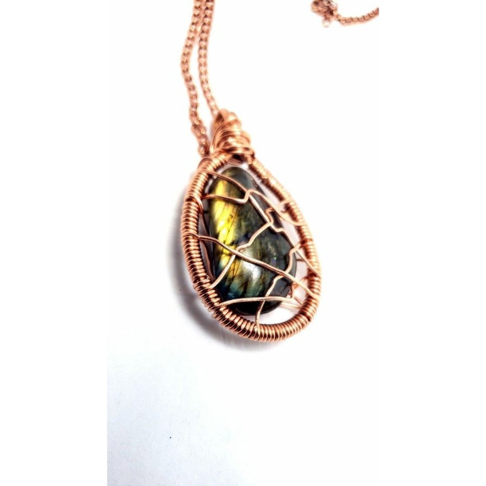 Wire wrapped labradorite crystal necklac - Picture 9 of 11